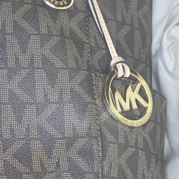 Micheal Kors Chocolate EAST West Shopper TOTE - Picture 2 of 7